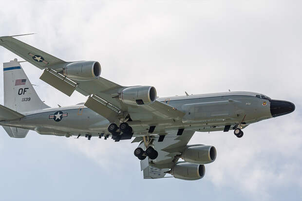 В районе Черного моря обнаружили самолет-разведчик НАТО