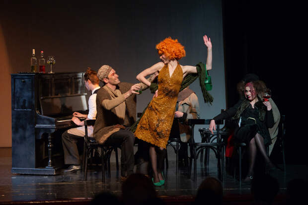 Сцена из спектакля «Ночные дороги»