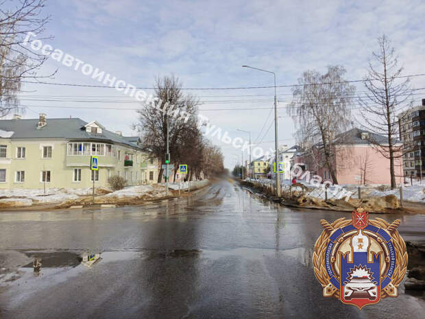 В Новомосковске автомобиль сбил пешехода на "зебре"