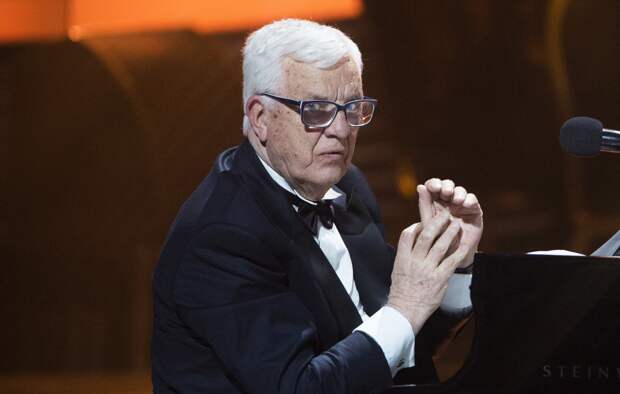 Раскрыты детали госпитализации автора хитов Пугачевой