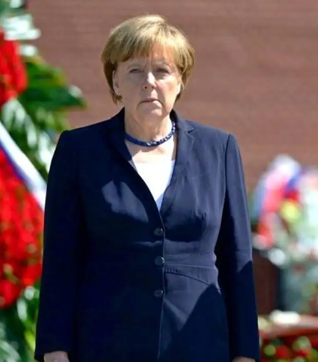 Меркель пригрозила Брюсселю начать закупать «Спутник V» у России напрямую