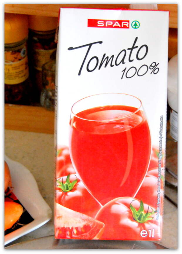 Килька в томатном соусе домашнего приготовления.