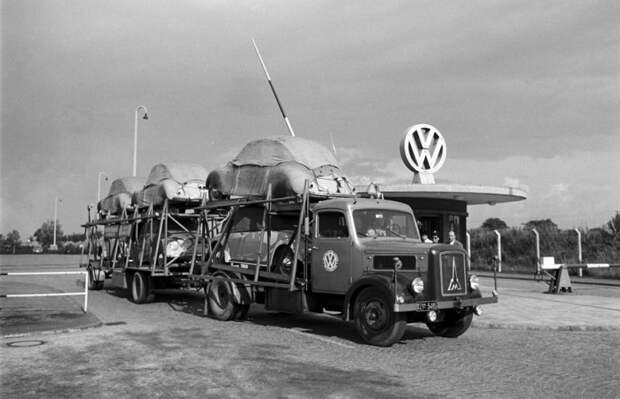 Завод Volkswagen в 1951 году volkswagen, завод, ретро фото