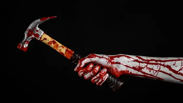 Россиянин забил инвалида сковородкой и молотком