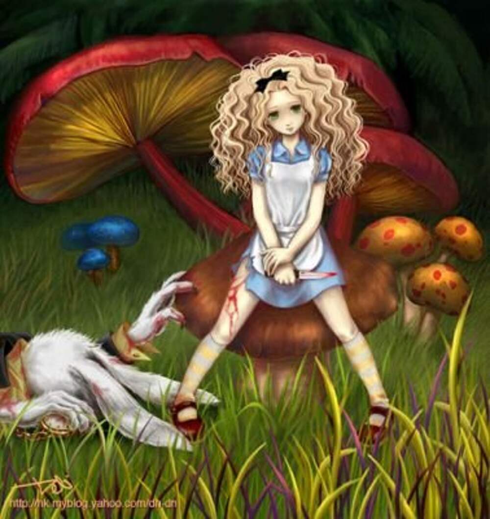 Девушка блондинка с грибами