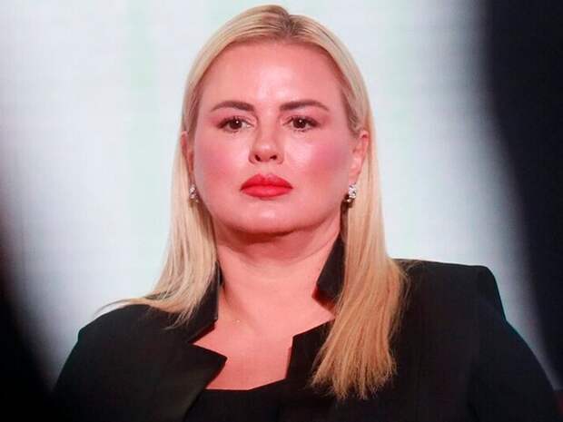 Певица Семенович назвала себя достоянием России