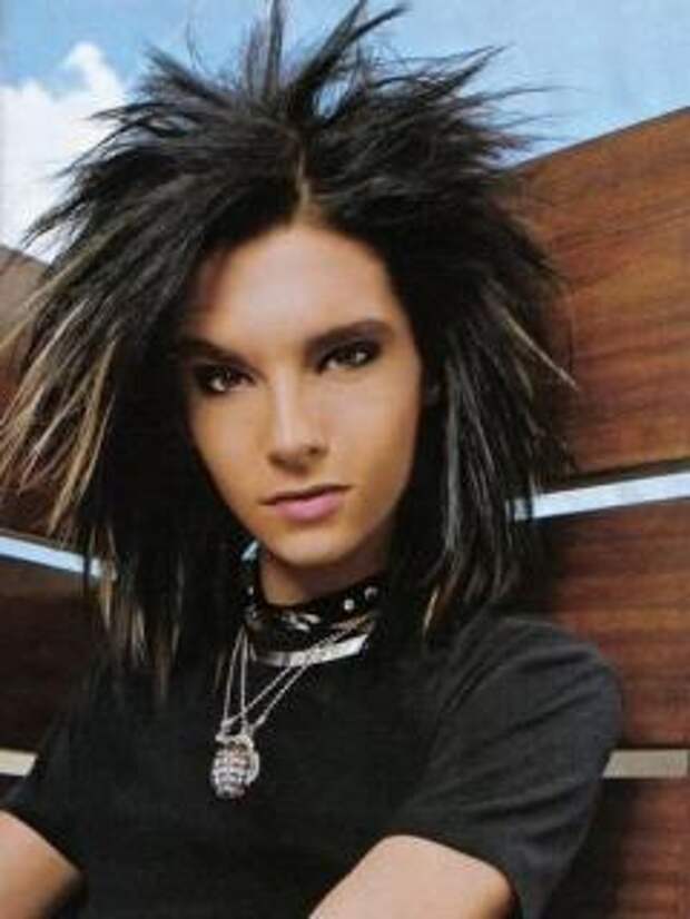 Солистка токио. Tokio Hotel солистка. Tokio Hotel вокалистка. Вокалист группы Токио хотел. Солист Токио хотел фото.