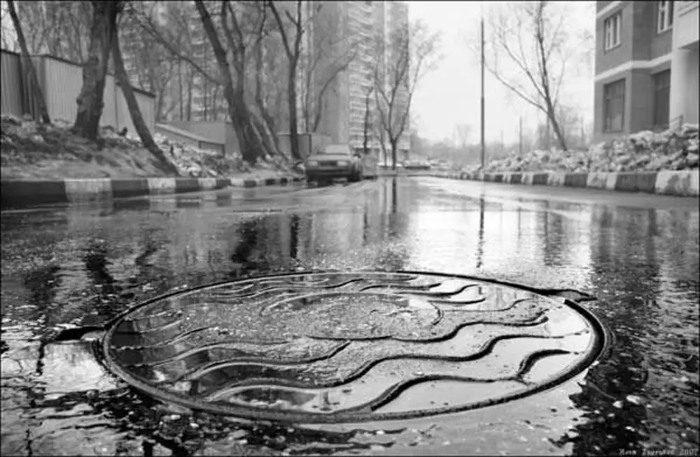 дождь в москве ссср. когда в г свердловске бывают ливневые дожди. сильный дождь иркутск. под дождем. летний ливень.
