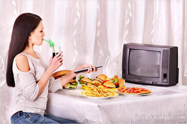 Еда перед телевизором вредна