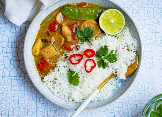 Холода — не беда: 5 интересных и согревающих рецептов с карри