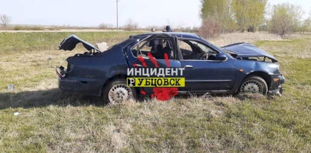 Пять человек пострадали при опрокидывании автомобиля в Алтайском крае