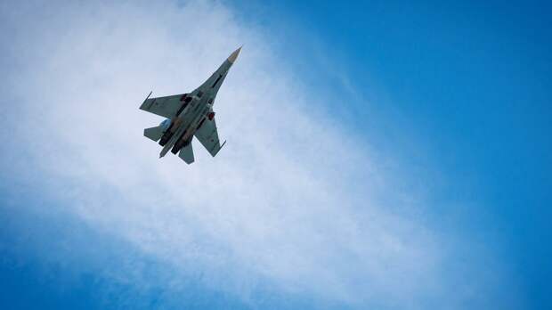 Су-27 сопроводил американский бомбардировщик над Балтийским морем 
