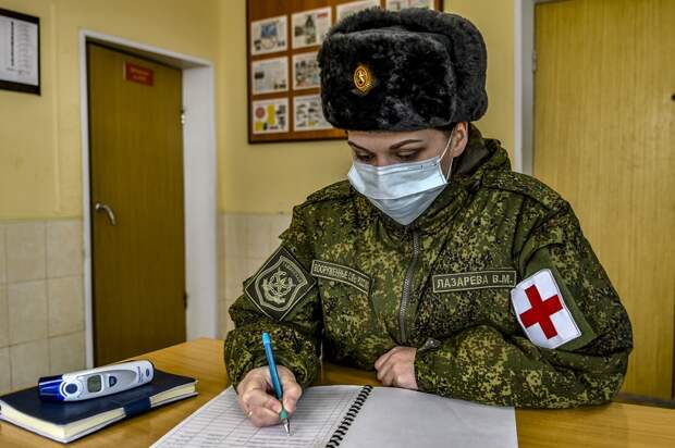 Русские военные врачи оказали помощь гражданам Херсонской области