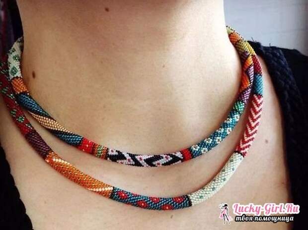 Вязаный крючком шнур из бисера