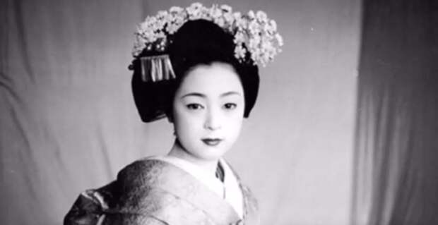 Минеко Ивасаки в молодости