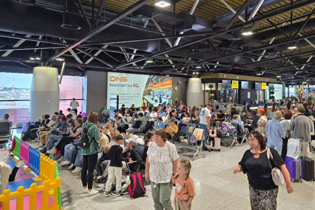 Савельев поручил выработать меры для обслуживания пассажиров в пиковые периоды