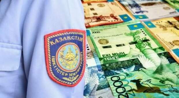 Высокопоставленный полицейский подозревается в вымогательстве 50 тысяч долларов в Караганде