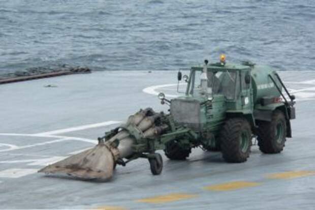 Члены НАТО были в шоке, увидев на борту «Адмирала Кузнецова» трактор с реактивным двигателем МиГ-15