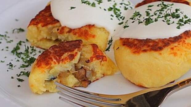 Картофельные Зразы с тушеной капустой