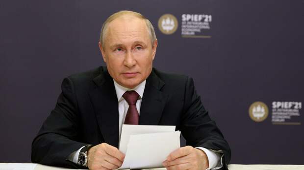 Путин начал выступление на ПМЭФ 
