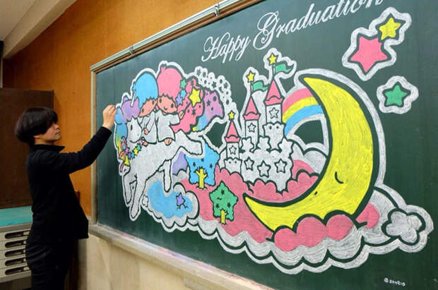 Японский учитель радует своих учеников потрясающими картинами на школьной доске Миядзаки, аниме, дизайн, живопись, художник Хиротака Хамасаки, япония