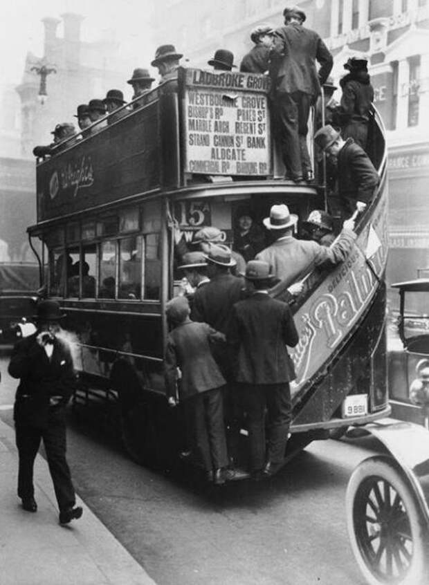 Лондонский автобус в 1928 году. 
