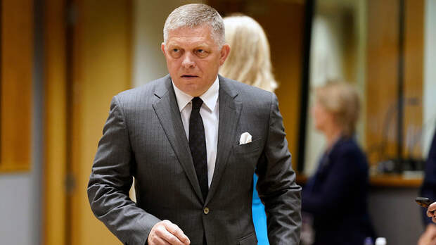 Фицо использовал русский язык в поздравлении с Новым годом