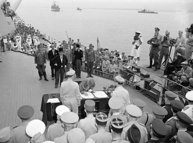 Август 1945-го. Причины капитуляции Японии Август 1945-го. Причины капитуляции Японии