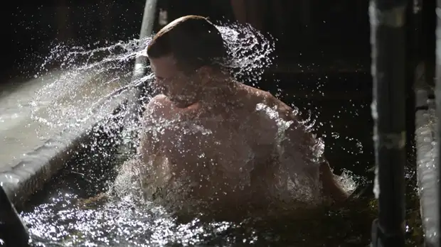 Врач рассказала, как подготовиться к крещенским купаниям