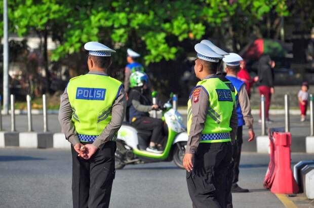 Парапланеристы почувствовали неприятный запах и наткнулись на тело туриста