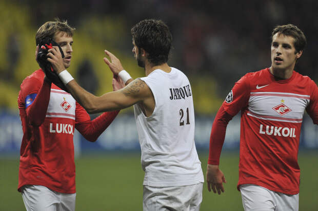 Экс-игрок "Спартака" Комбаров заявил, что не будет покупать хлеб за 80 рублей