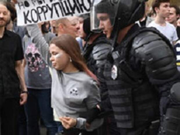 Заслуживает ли Навальный премии МВД за свои акции протеста?