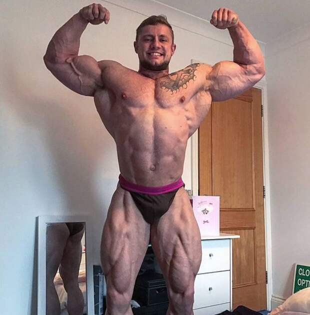 Впечатляющая трансформация британского культуриста (9 фото)