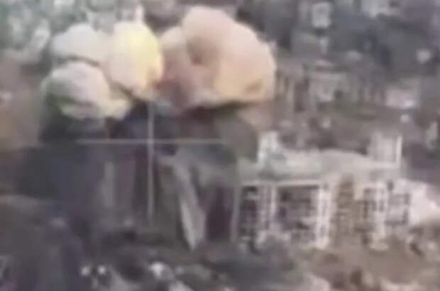 Взрыв 3-тонной бомбы уничтожил боевиков ВСУ в многоэтажке в Константиновке