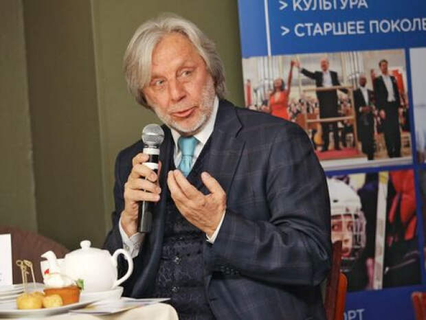 Сбежавший на Украину артист Владимир Назаров взялся поучать россиян