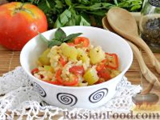 Фото к рецепту: Кабачки, тушенные с рисом