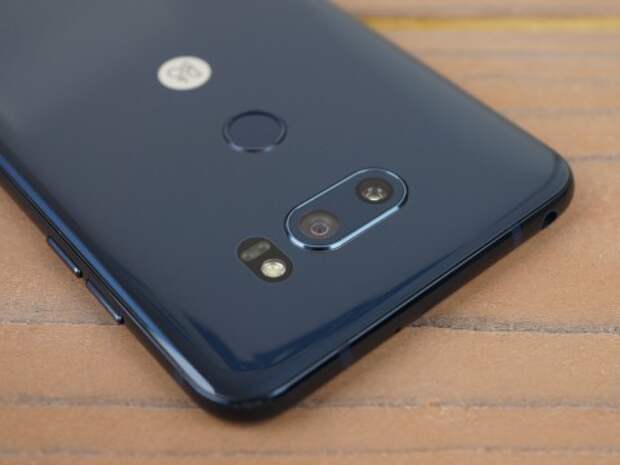 LG V30+