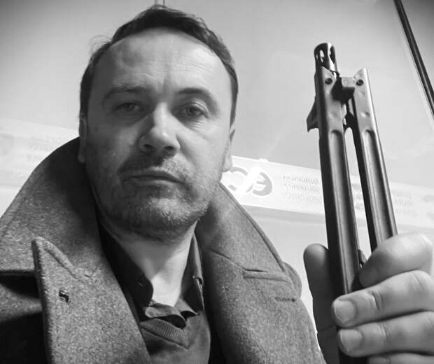Санкции против граждан РФ необходимо использовать по методу кнута и пряника, прививая покинувшим страну...