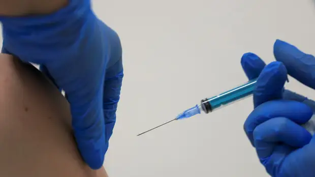 Попова рассказала об изучении опыта введения штрафов за отказ от прививки от COVID-19