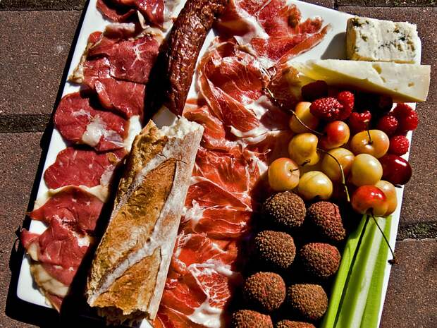 jamón-ibérico-and-charcuterie-platter