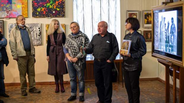 В Симферополе представлена выставка «Цвет и свет в Крымском искусстве. Памяти Рудольфа Подуфалого»