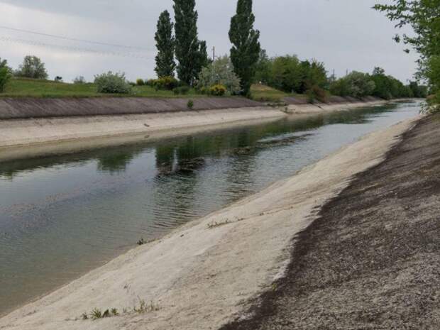 Жители Прибалтики и Украины отреагировали на появление воды в Северо-Крымском канале (ВИДЕО)