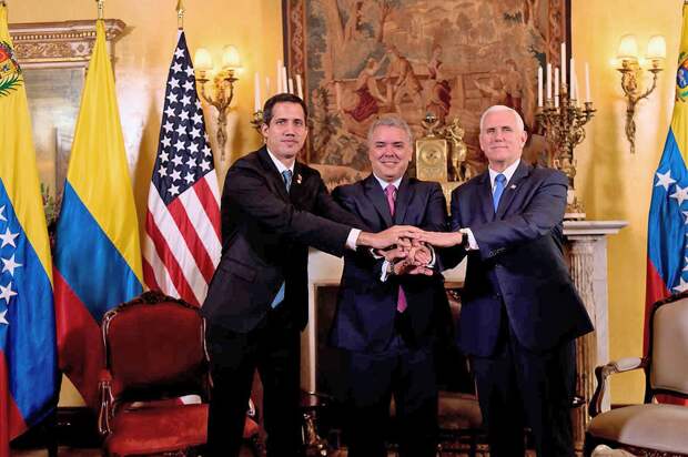 врио президента Гуайдо в Колумбии, с вице-президентом США Пенсом.png