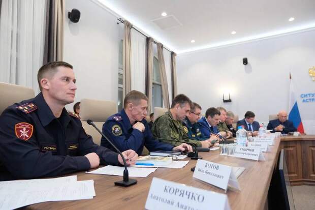 Более 800 силовиков обеспечат безопасность астраханцев в новогодние дни