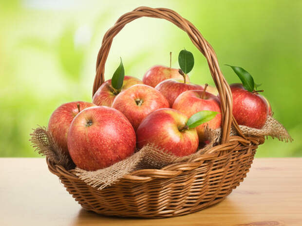 Как много вкусных разнообразных заготовок можно сделать из яблок!