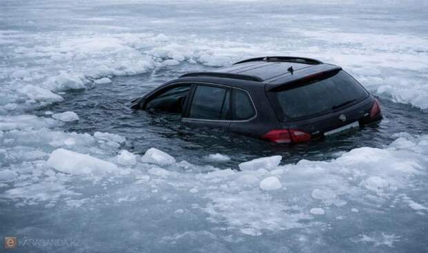 В Карагандинской области автомобиль провалился под лед