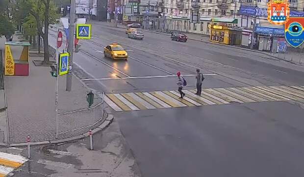 Камера наблюдения в Калининграде сняла потрясающее кино. В этом фильме прекрасно все
