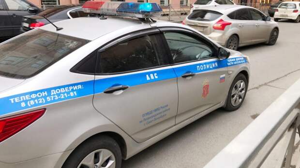 Автоинспекторы в Петербурге начали ловить водителей с бутафорскими номерами