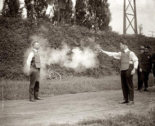 Фотография: 25 исторических фото, которые запечатлели драматические моменты прошлого №14 - BigPicture.ru