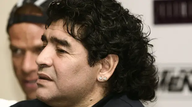 Марадона упал с кровати за несколько дней до смерти и сильно ударился головой